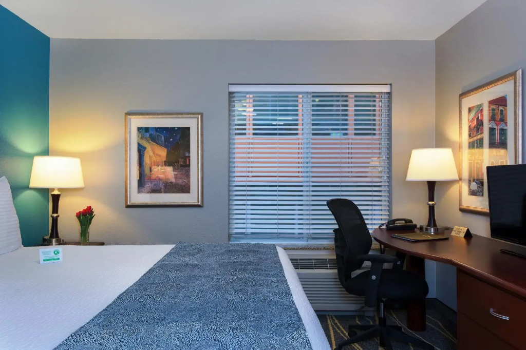 Belltown Inn