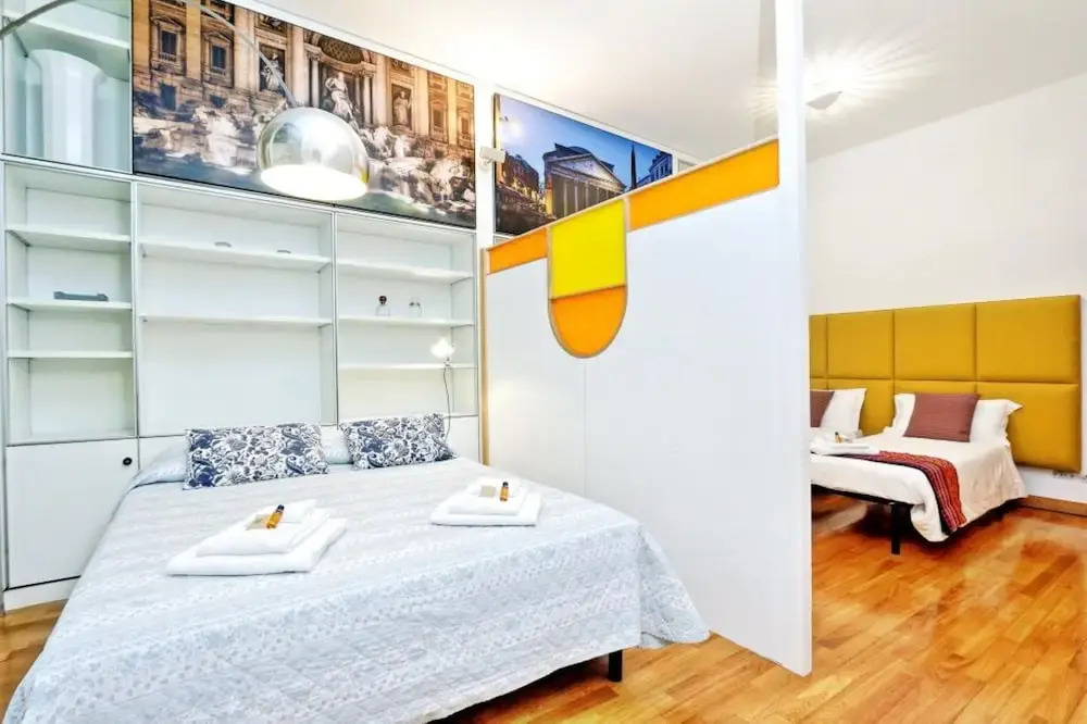 Spacious Modern Loft Steps from Trevi Fountain