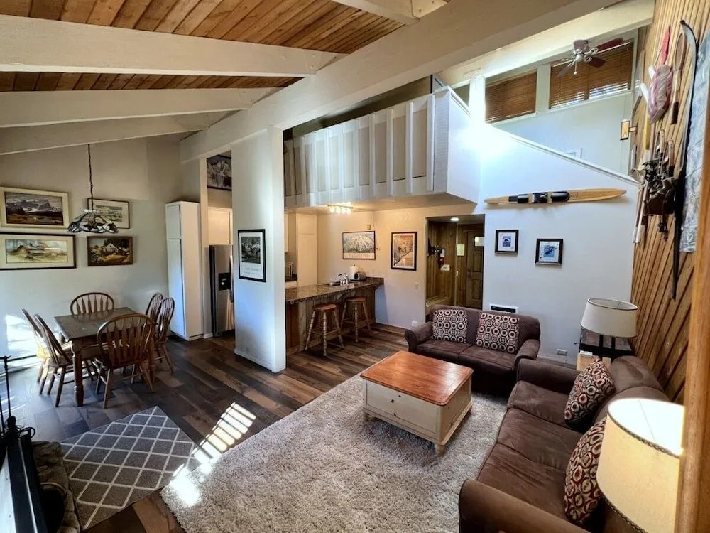 150 Standard Condominium 2 Bedrooms 2 Bathrooms Condo