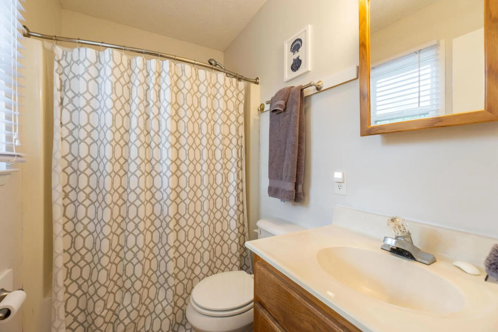 Beach Happy by Oak Island Accommodations