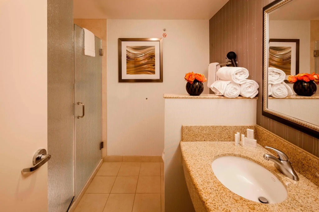 Courtyard by Marriott Madison West / Middleton