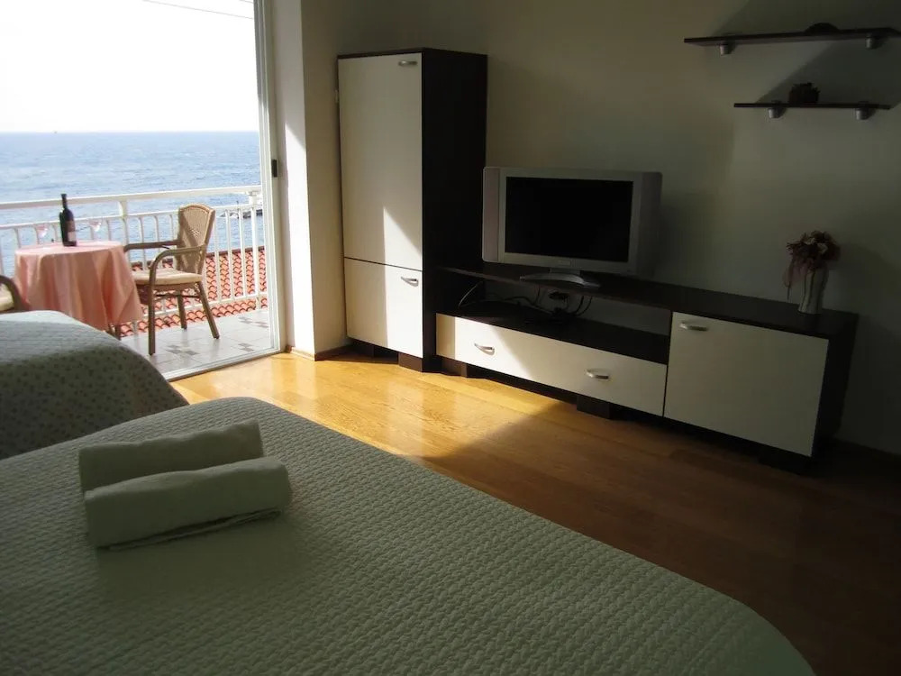 Apartments Banje Beach