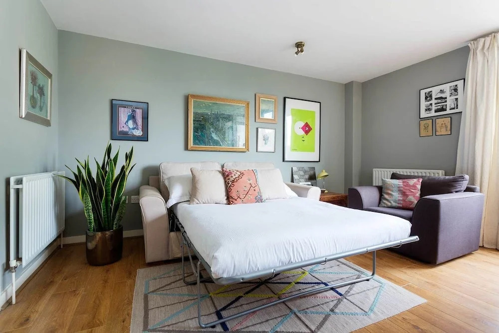 Stylish near Saint Martins