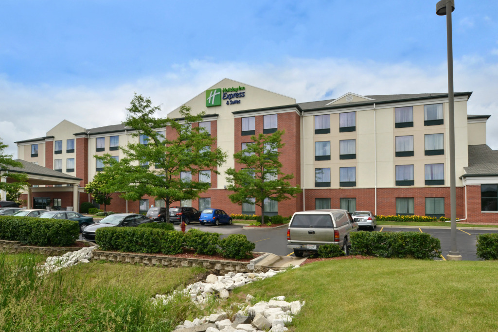 Holiday Inn Express Hotel & Suites Milwaukee-New Berlin by IHG