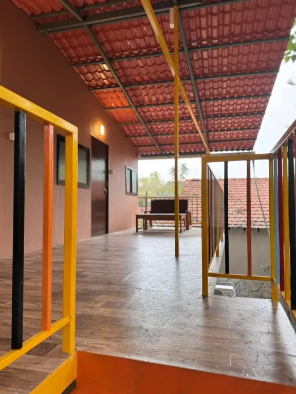 Paradise A Social Hostel