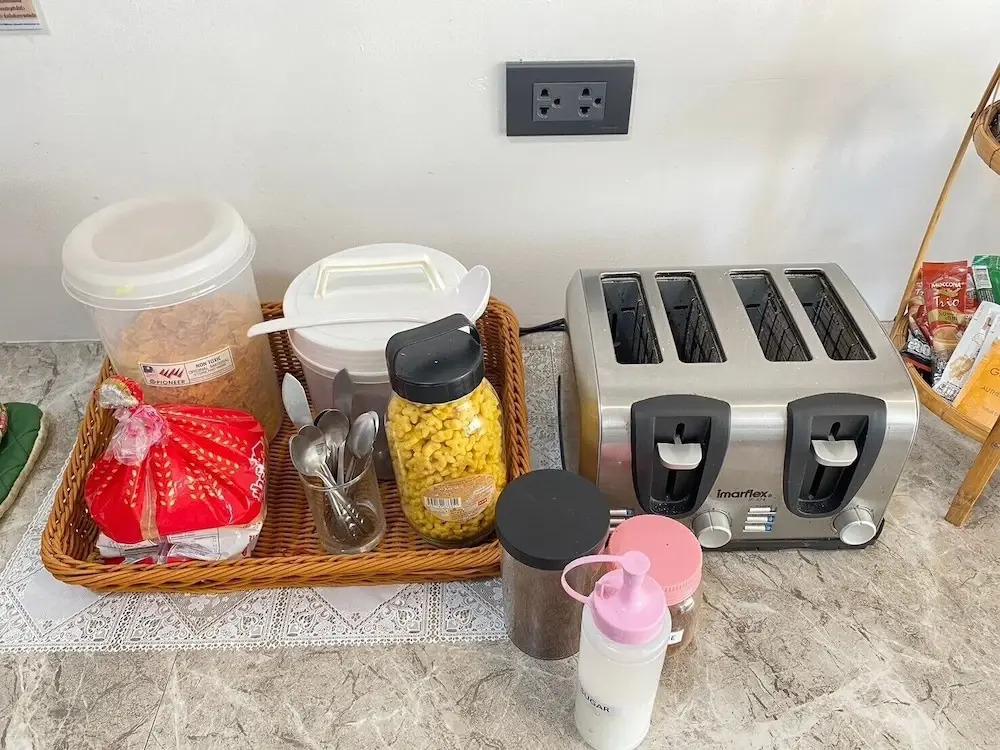 Baan Kun Mhor Hostel บ้านคุณหมอโฮสเทล