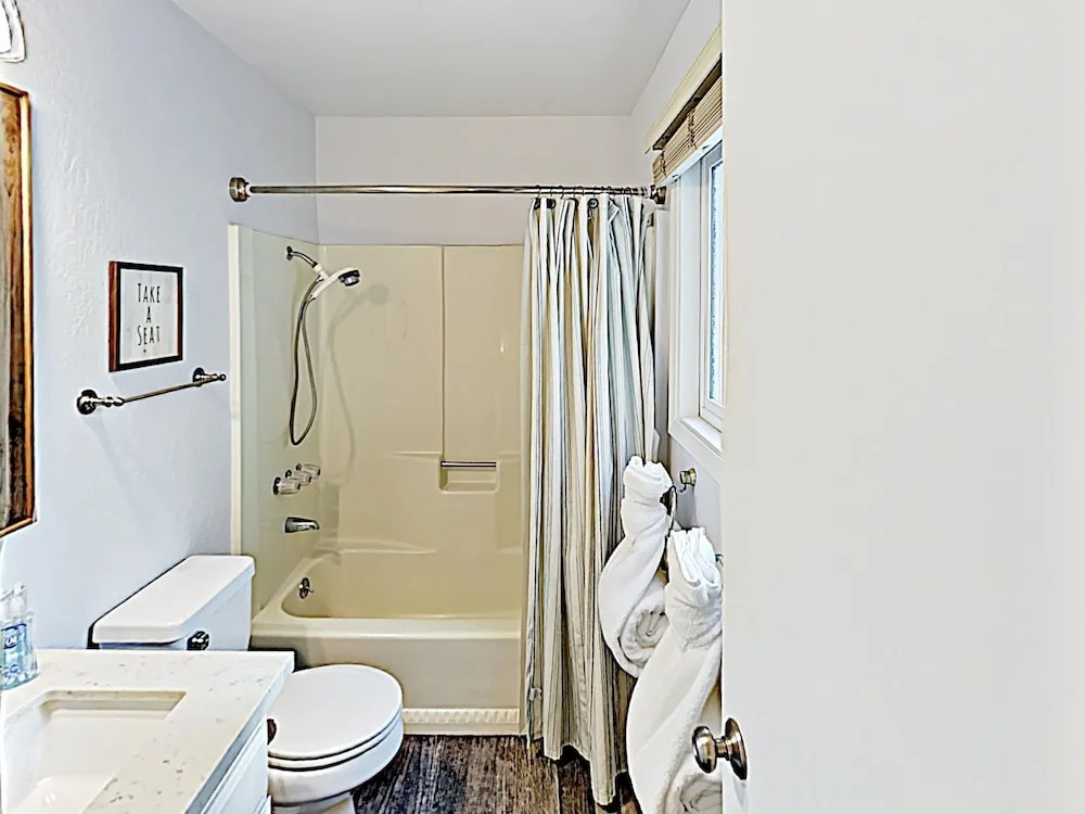 Walk To Slopes! Mountain W/ Private Hot Tub 3 Bedroom Home
