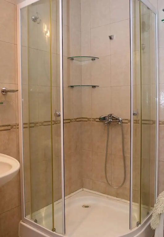 FM Luxury 1-BDR Apartment - Into the Woods