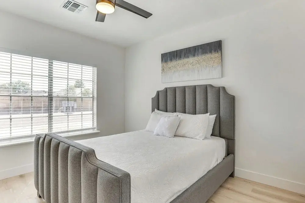 Glendale Home w/ Pool, Basketball + Bbq!