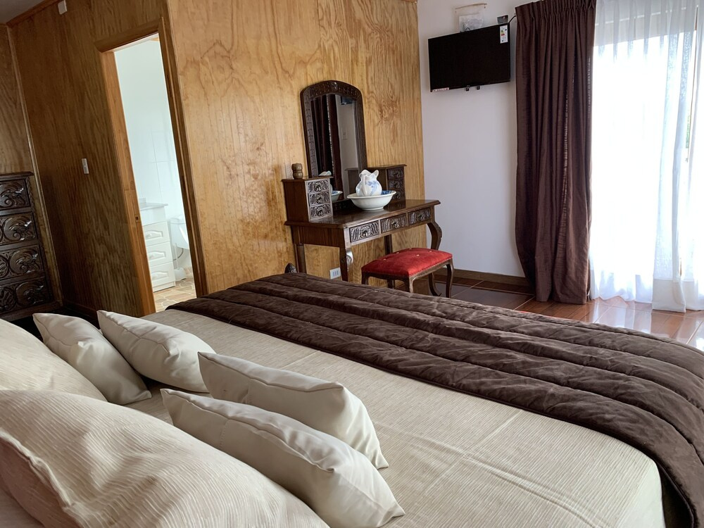 Teanehi Bed & Breakfast