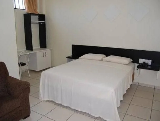 Leonardos Hotel