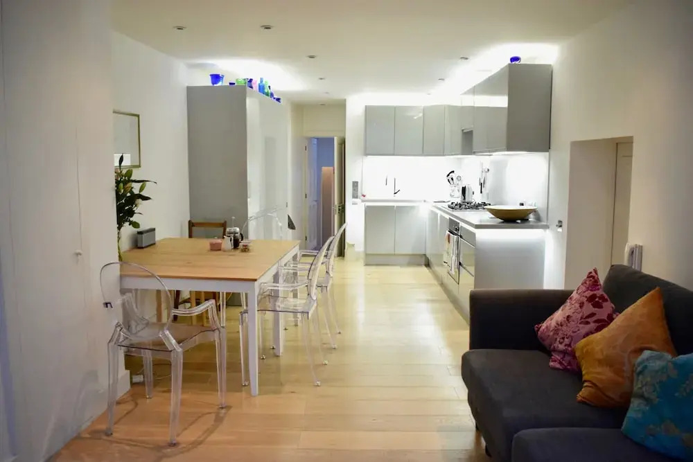 Bright 2 Bedroom Kennington Flat With Garden
