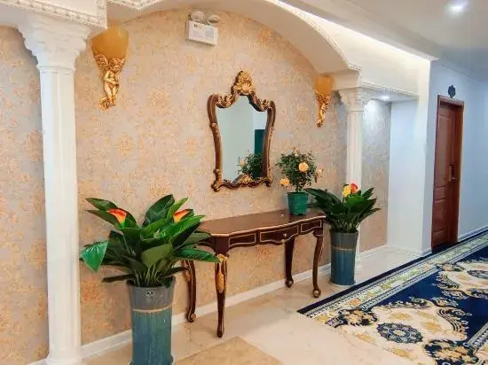 Ruisli Holiday Hotel (Hechi Vocational Education Center Branch)