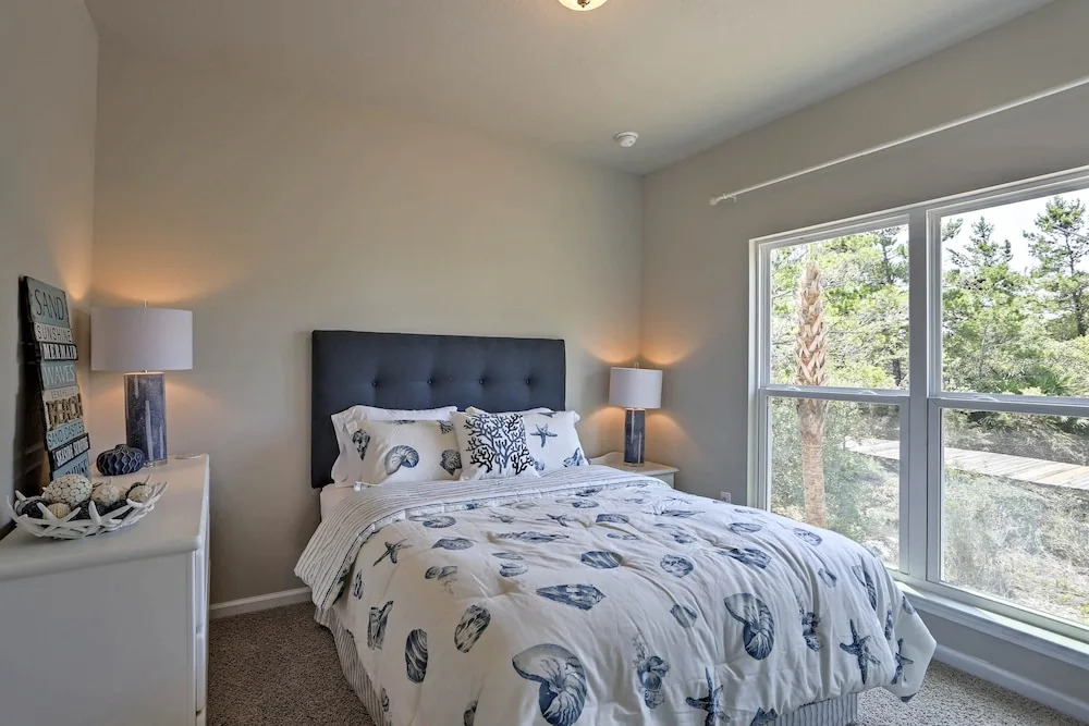 Port St Joe Beach House w/ Pool Access!
