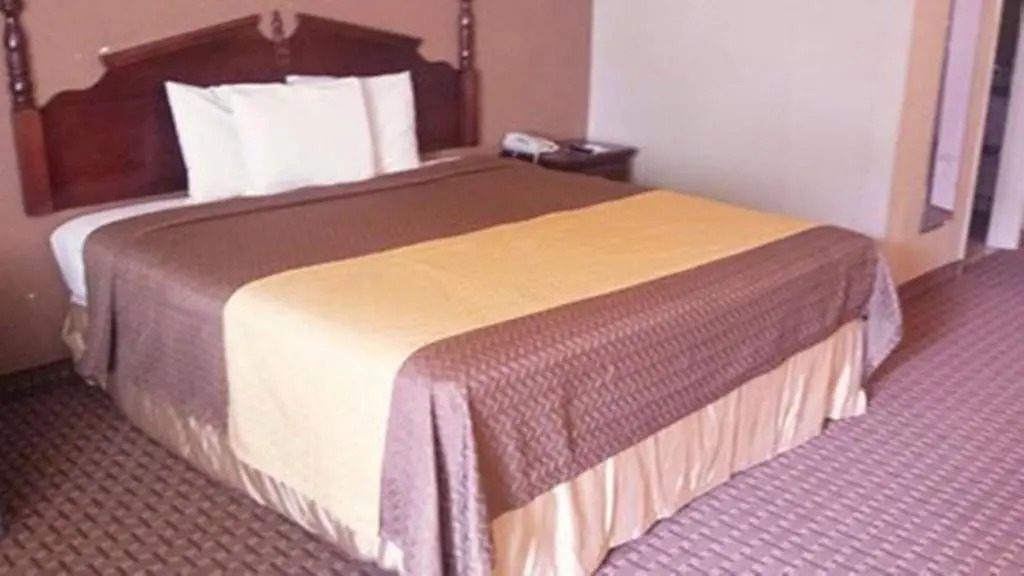 Mid Towne Inn & Suites