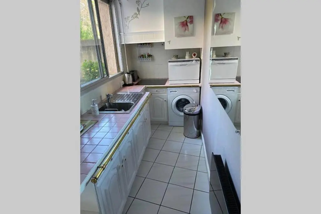 Appartement Meuble Classe 3*** Ideal Cure Thermale, Avec Terrasse De 30M2, Magnifique Vue