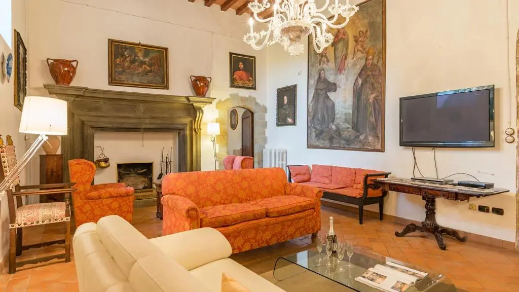 TORRE DI PACIANO 10&2, Emma Villas