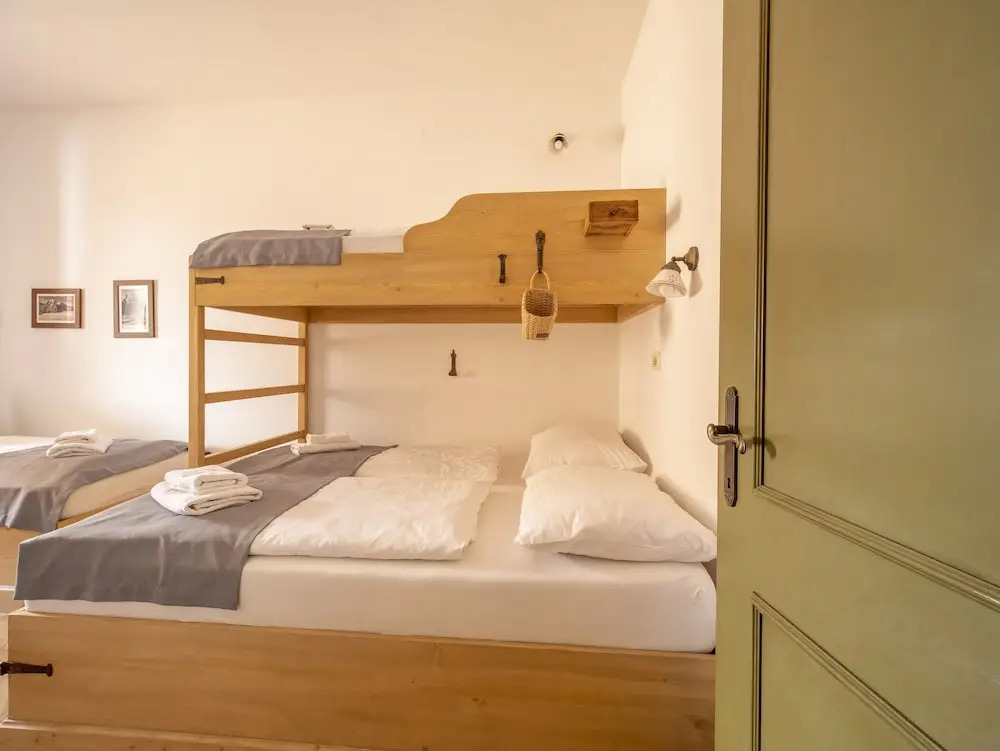 Berghi Hotel and Apartments