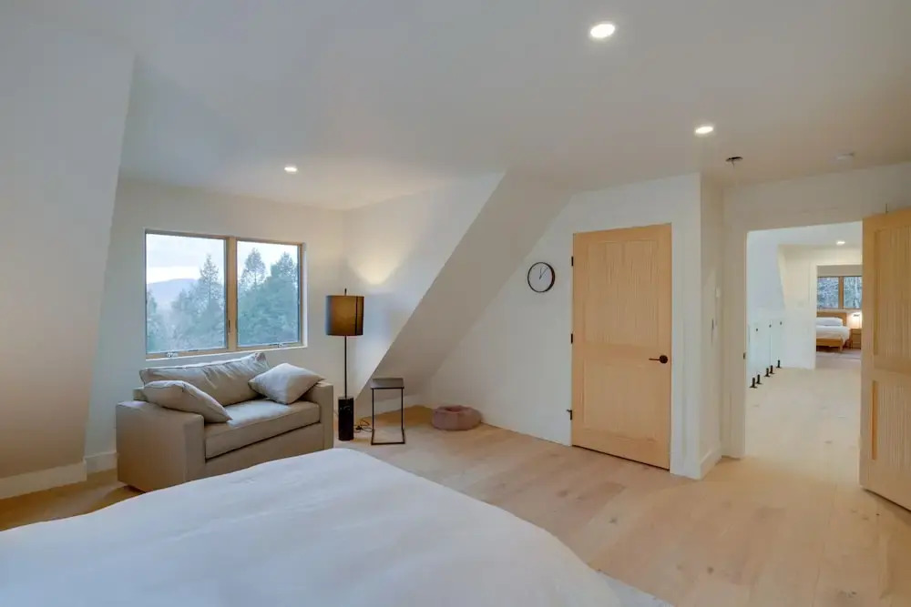 Brand New Luxury Ski Cabin - 2 Mi to Windham Mtn!