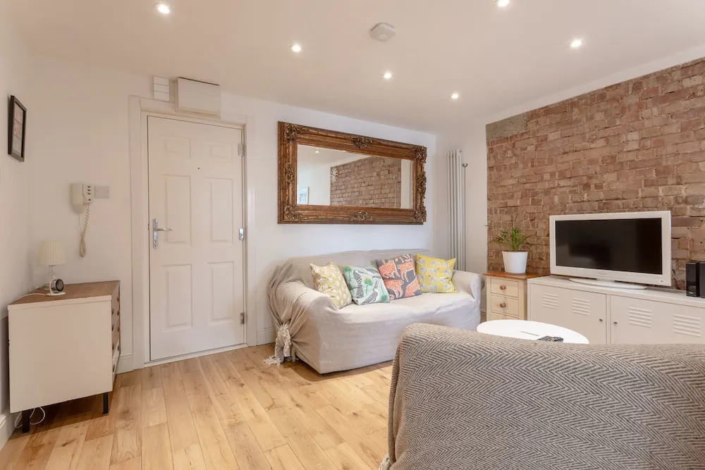 1 Bedroom Apartment Near South Bank