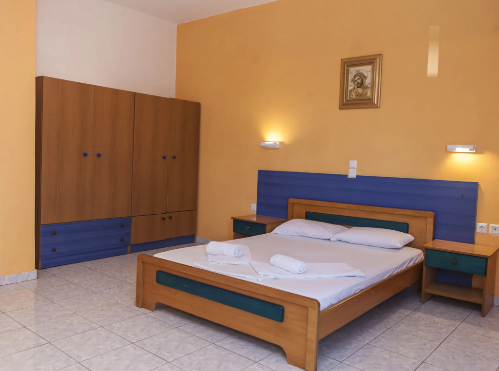 Stephanie Rooms