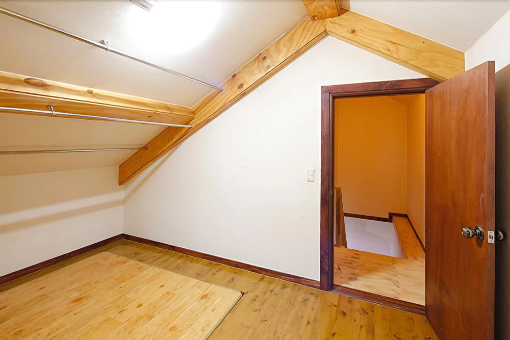 Yeosu Tirol Pension