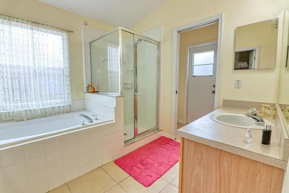 Arler House - Amazing 4 Bed 3 Bath - Private Pool