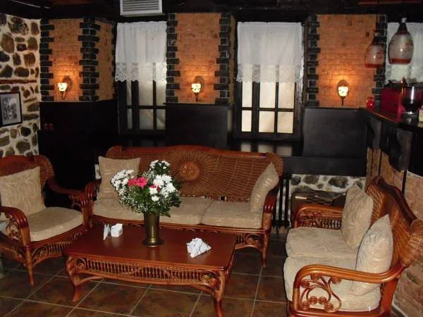 Bujtina Leons Apartments