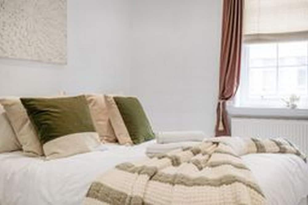 Charming 1-Bed Apartment in Lewisham