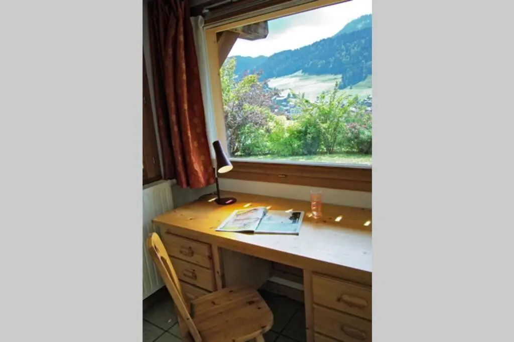 Appart Saint-Antoine Morzine vue soleil jardin calme parking 2 à 4 pers