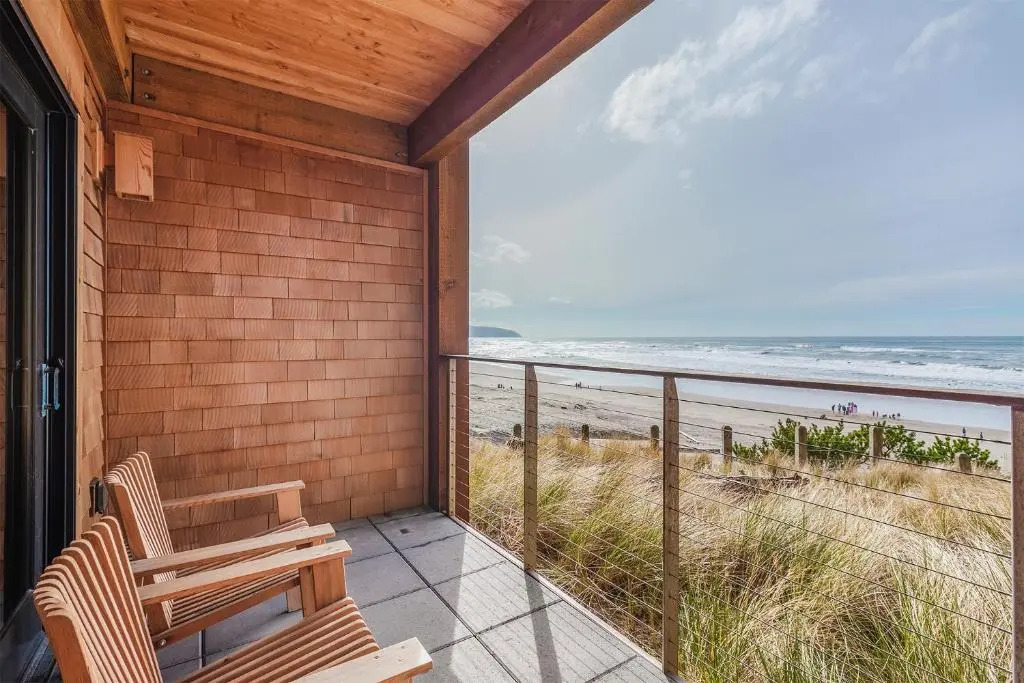 Headlands Coastal Lodge & Spa