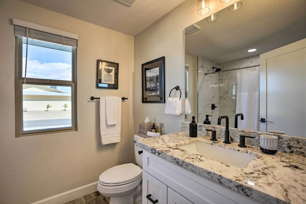 Putting Green, Community Perks: Sun City West Home