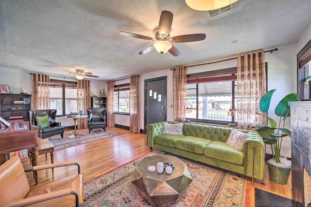 Amazing Musical Abode in Expo Square Neighborhood!