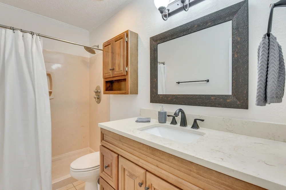 4 Mi to Garniers Beach Park: Home w/ Private Pool!