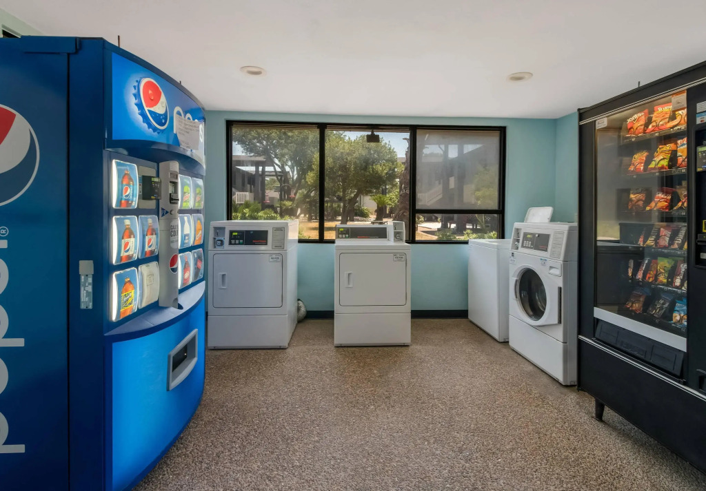 Econo Lodge Inn & Suites Fulton - Rockport