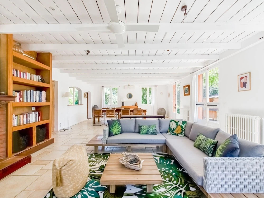 Secluded Holiday Home in La Croix Valmer Near Seabeac