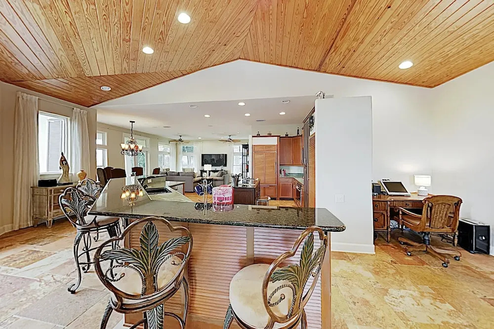 New Listing! Canal W/ Pool, Hot Tub & Dock 3 Bedroom Home