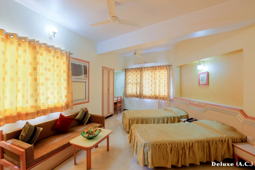 Ashish Palace - A City Centre Hotel