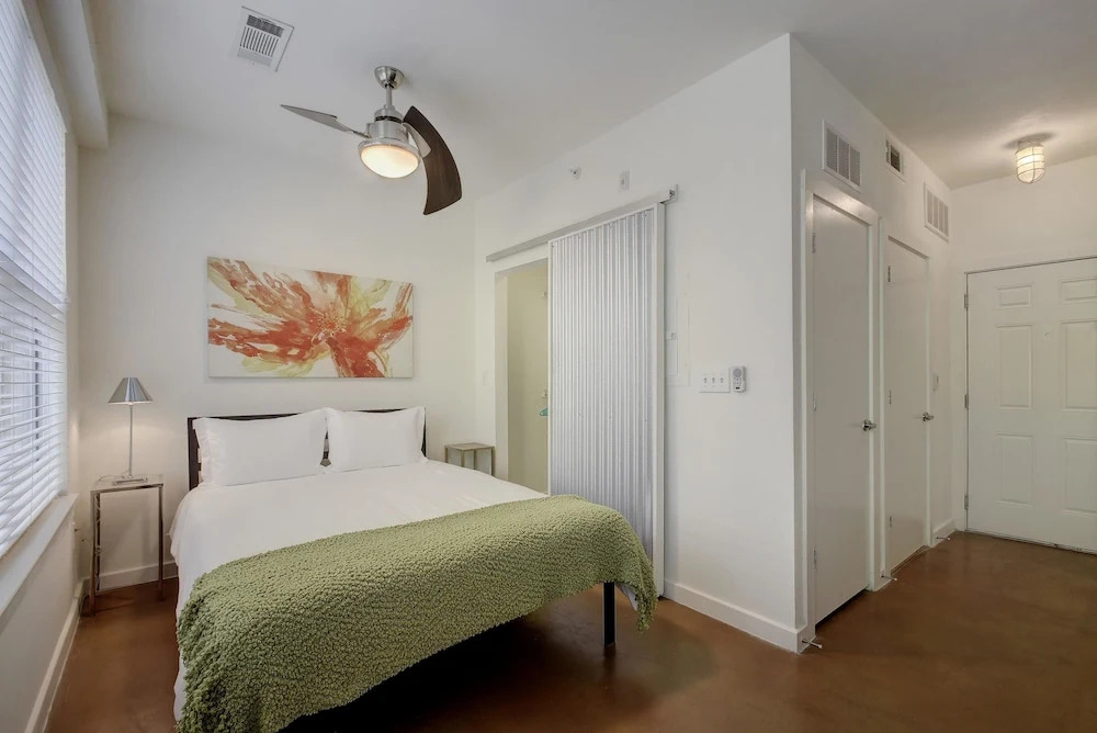 StayLo Luxe Studio in the Heart of SoCo