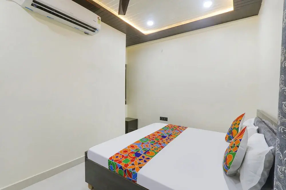 Fabhotel Awadh Inn - 600m from Ram mandir