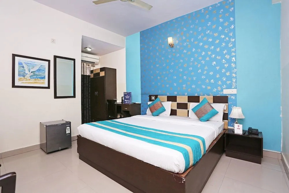 Hotel Luxury Global At Delhi Airport by Global Group