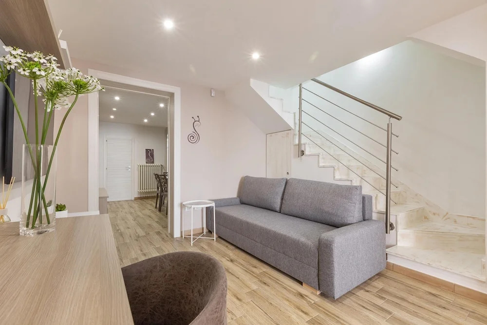 2252 Suite 79 by Barbarhouse