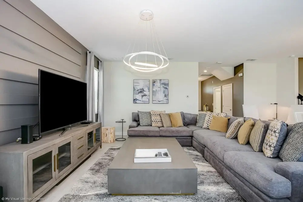 Contemporary Home w/ Private Pool& Spa!