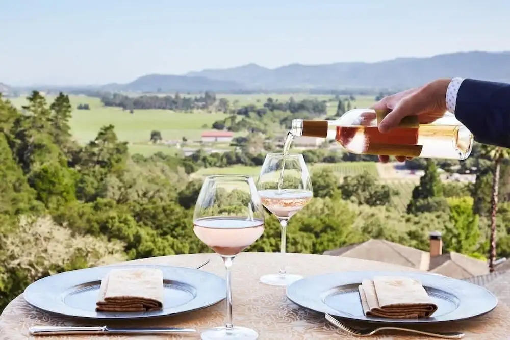 Luxury Napa Getaway Golf Views King Bed