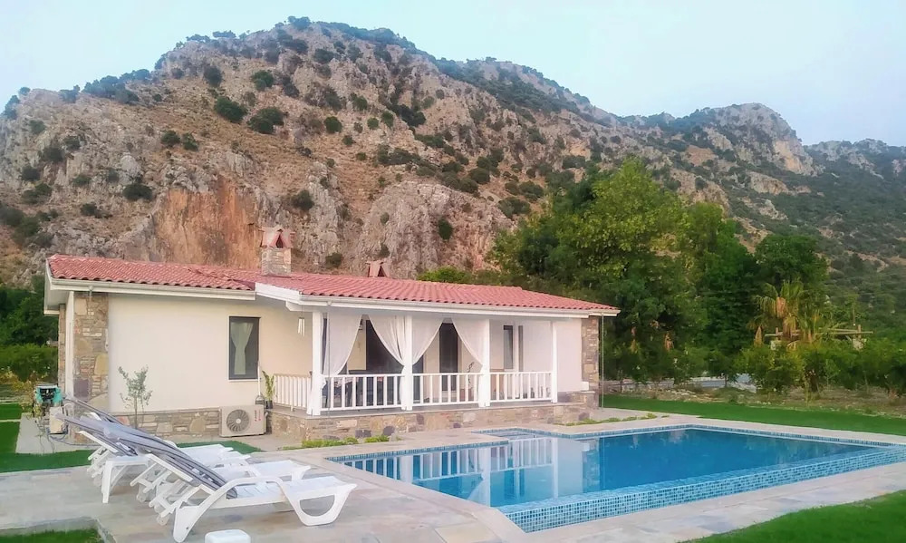 Villa in a Pomagranate Orchard