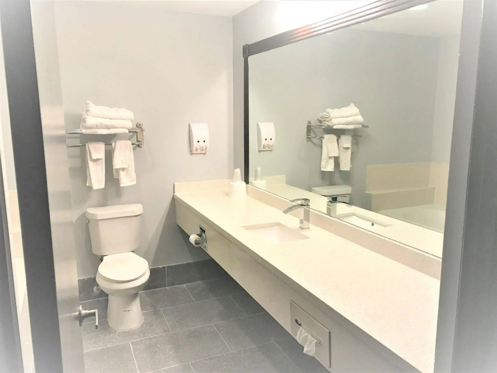 Blue Bay Inn and Suites