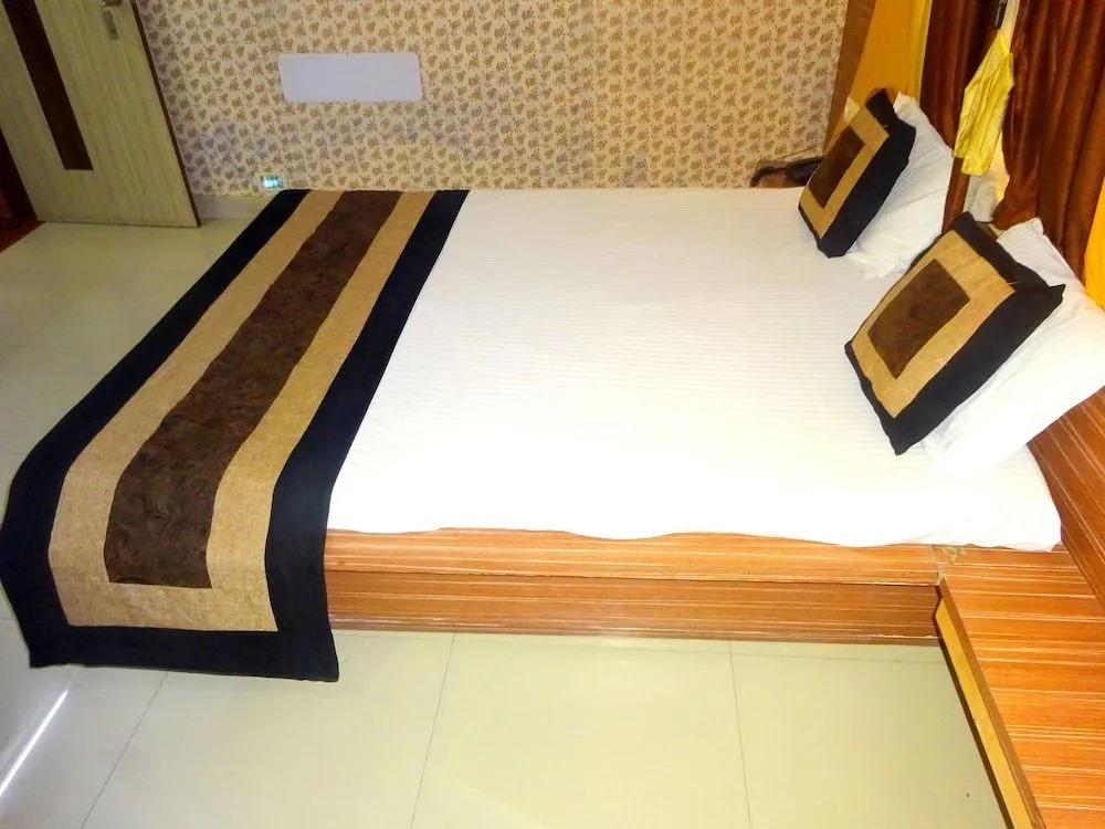 Hotel Raj Palace by Sky Stays