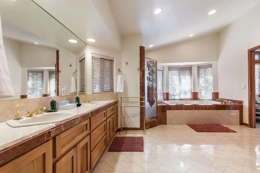 Silver Rock Lodge 5 Bedroom Home