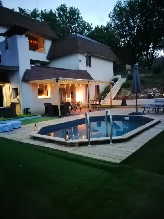 LAPAUSEDEGOUT piscine chambres climatisées terrasse table dhôtes