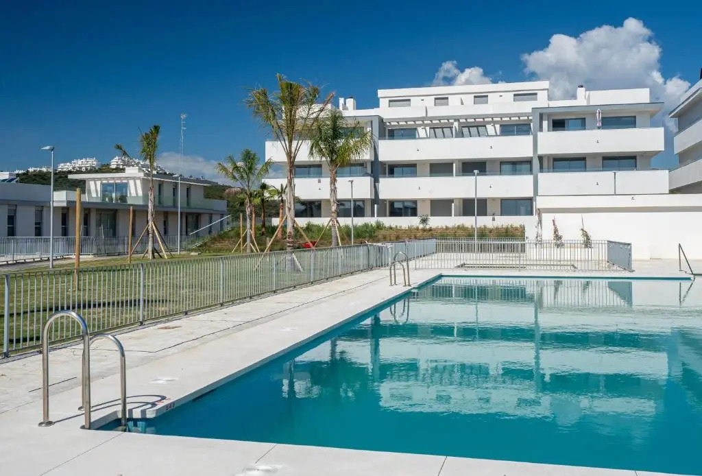 2313-Amazing new luxury apartment with three bedrooms